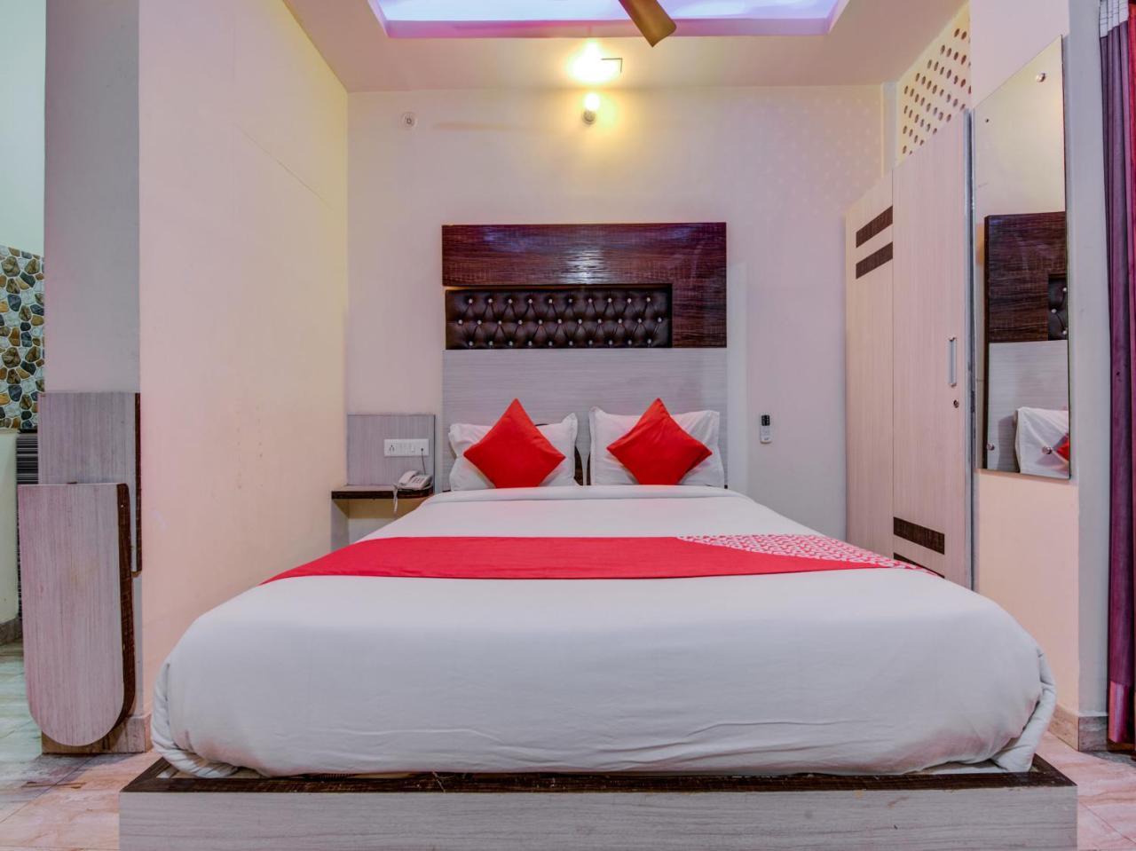 דאוגהאר Oyo 18873 Hotel Comfort מראה חיצוני תמונה